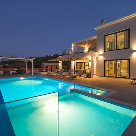 Villa Halcyon *